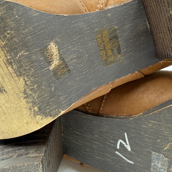 Tan Quilted Buckle Ankle Boots Block Heel Side Zip Almond Toe Size 9 - Picture 10 of 10